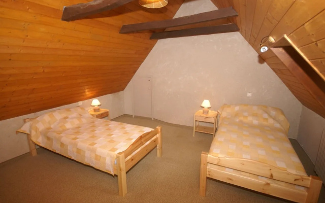 Vintage Holiday Home in Muret-le-Château with Garden