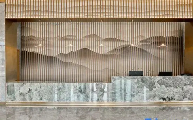 Huaxia Lakeside Resort Hotel
