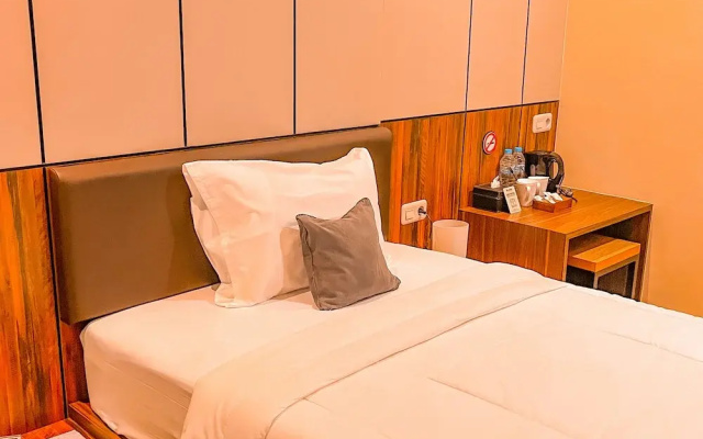 M-LIVIN Dorm Hotel
