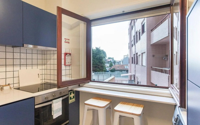 Tasteful 2BR Flat in Art District by LovelyStay