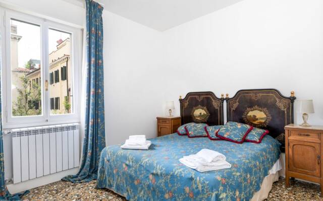 Апартаменты Venice Apartments San Samuele вид на фасад