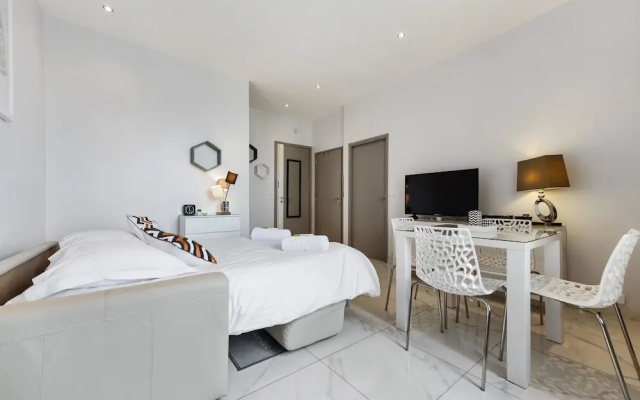 Jean Jaures Apartment 1