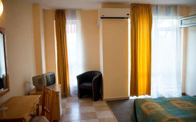 Golden Horn Hotel