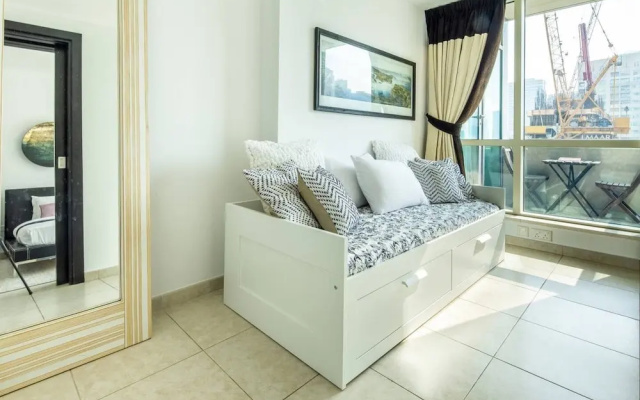 Striking 1BR in Dubai Marina - Minutes From Beach