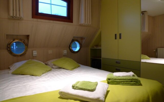 Отель B&B Barge Johanna комната для гостей
