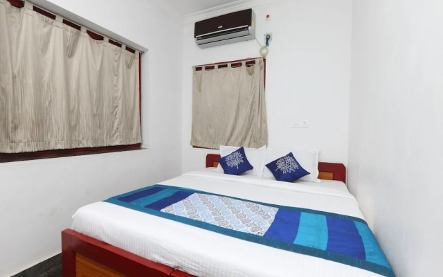 OYO 16067 The Orient Hotel