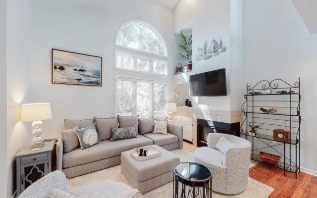 7611 Huntington Villas