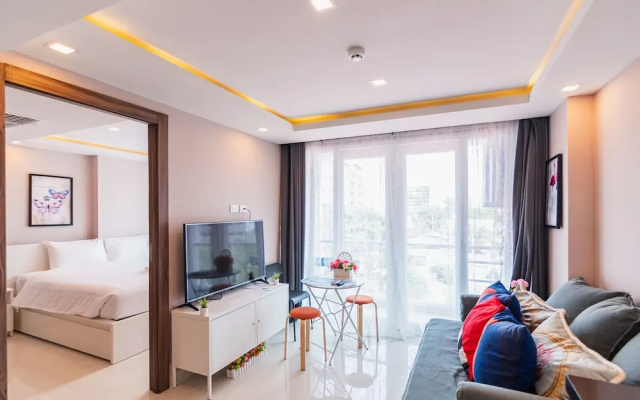 Centara Grand Avenue by Pattaya Holiday