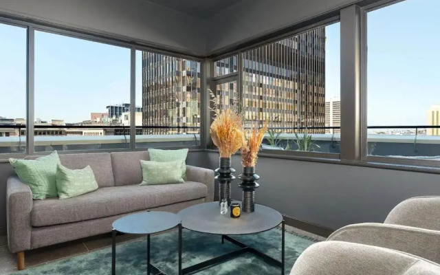 Luxurious 1 Bedroom Apartment With Iconic Mountain Views