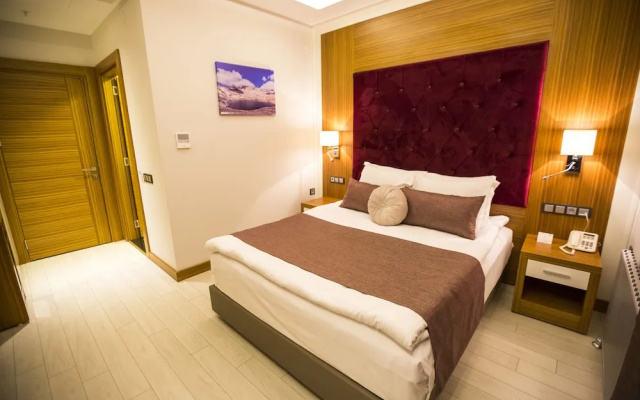 Honour Hotel