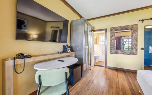 Inn Marin and Suites, an Ascend Collection Hotel