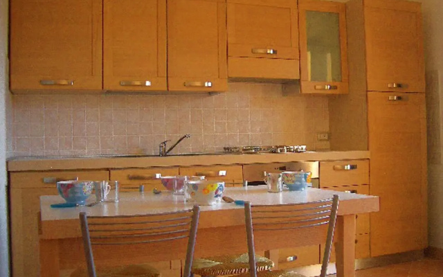 2 Bed Flat - Sleeps 4 - Garden - Parking - Wifi