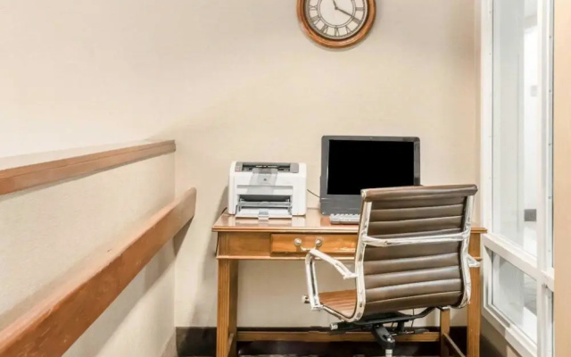 Comfort Inn & Suites