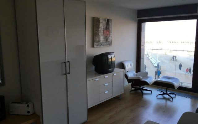 prachtige studio met havenzicht