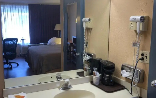 Express Airport Inn
