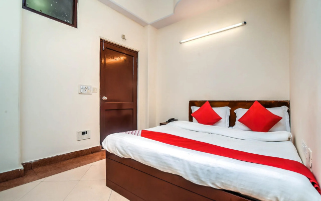 OYO 14993 Rp Palace