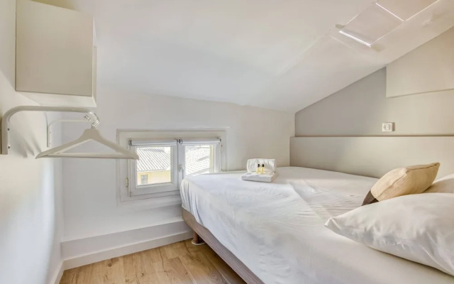 Sublime 2BR Flat in the Heart of Old Lyon