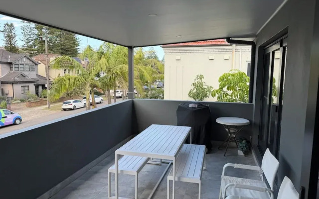 Manly 3 Bedroom Home - Upper Duplex
