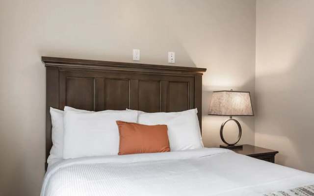 The Yellowstone Hideaway Unit C