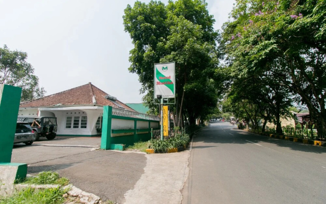 Hotel Mustika Widyasari by OYO Rooms