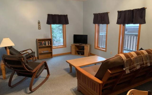 Woodland Lodging