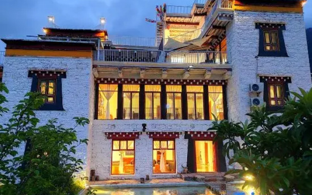 Danba Blue Bird Homestay