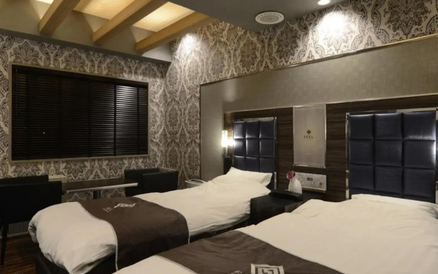 Hotels & Resort Feel