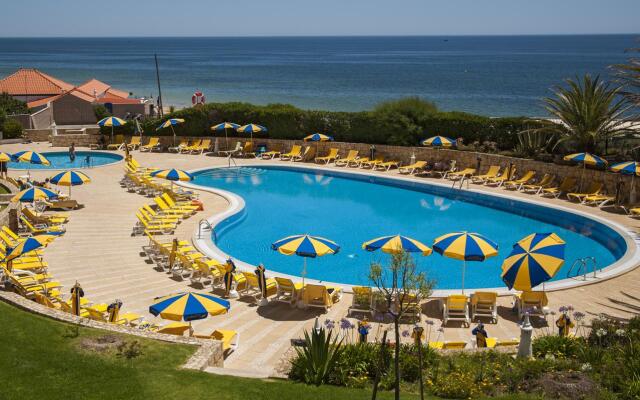 Отель Jardim do Vau Resort бассейн