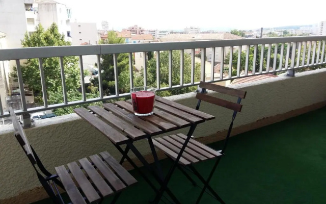 Toulon ouest T3 climatisé avec terrasse location à la semaine