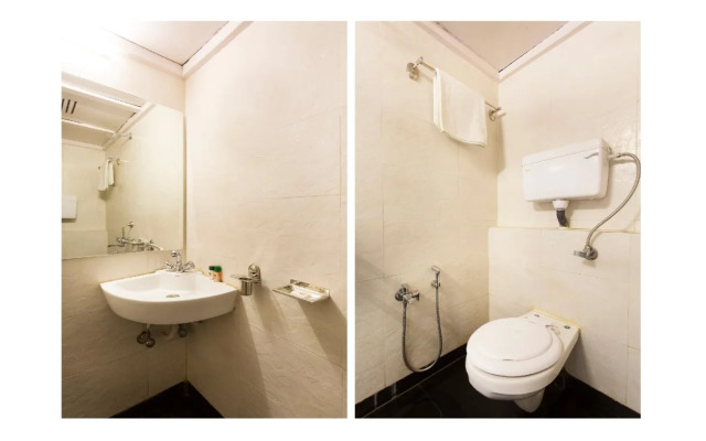 OYO 9806 Hotel Arvi