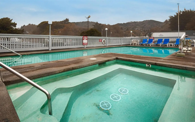 Best Western Plus Beachfrontin