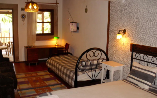 Akropolis Hotel