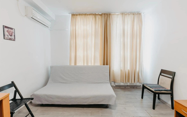 Studio Piata Amzei NR.1 (17 A)