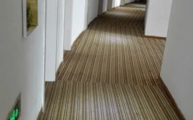 Yuyang Julong Hotel