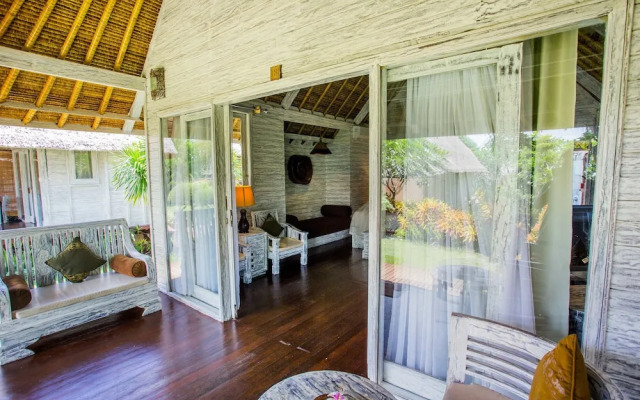Bay Shore Hut's Lembongan