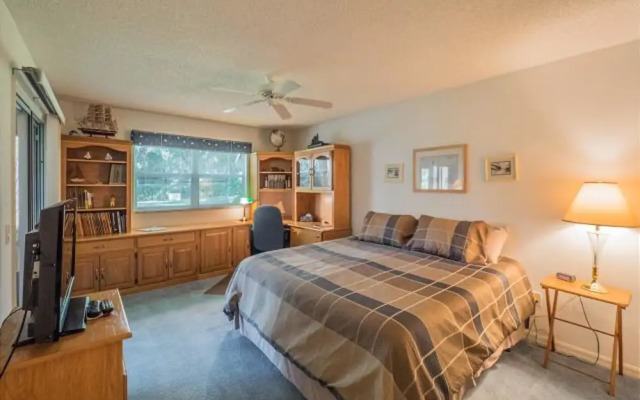 Carolina Court 1311 by White Pelican VR