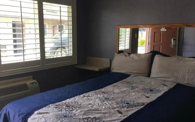 One Ten Motel