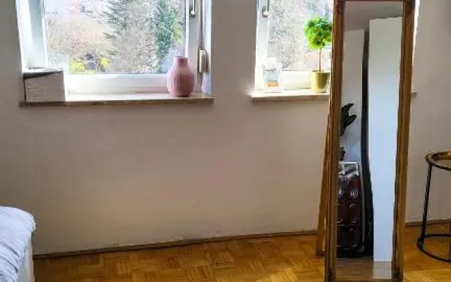 DG Links -Wunderschöne 40m² große City Wohnung nähe Salzburg