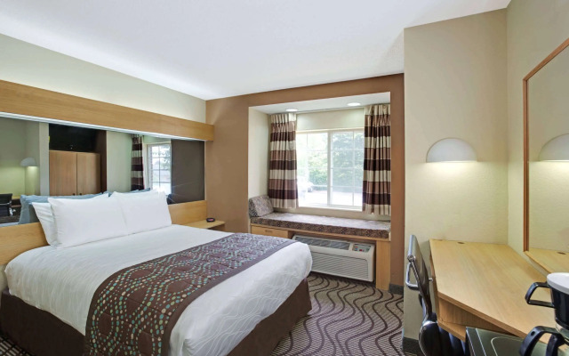 Microtel Inn by Wyndham Charlotte/University Place