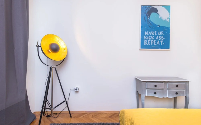 FM Luxury 1-BDR Apartment - Designer Business