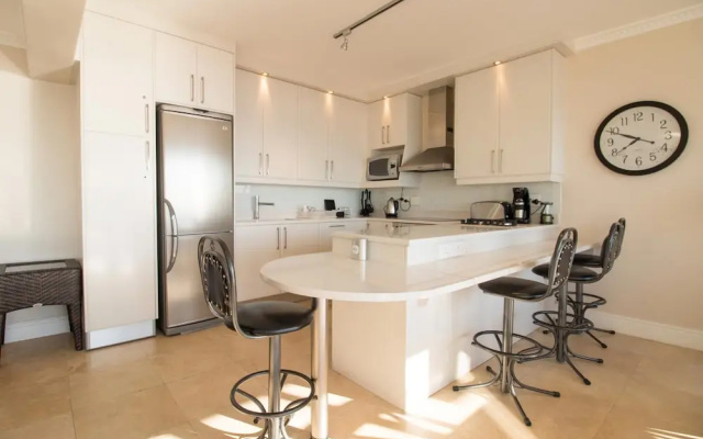 Third Floor sea Facing 2 Bedroom Apartment With Balcony
