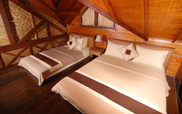 Villa ChavaMinerva Kayu - Ciater