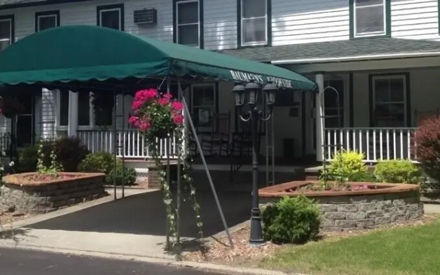 Baumanns Brookside Resort