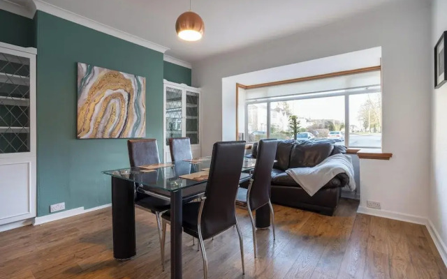 10 Mins to Aberdeen City Centre - Parking - Garden