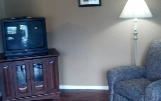 Morgan Inn And Suites