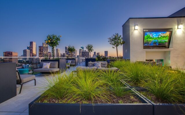 New Urban Downtown LA Luxury Apartment 0