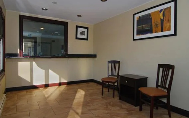 Rodeway Inn & Suites