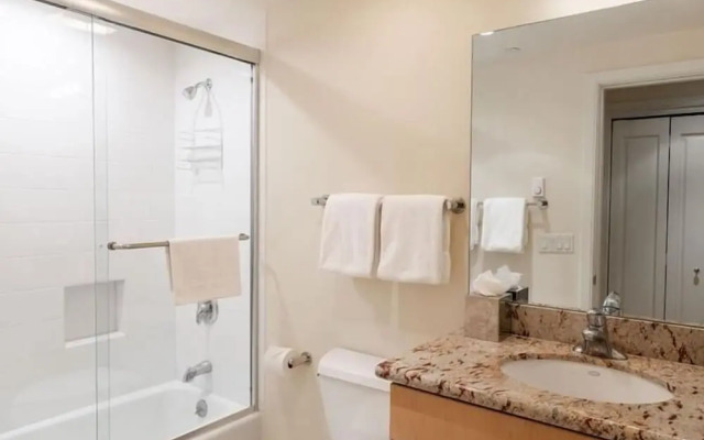 Ski In Ski Out condo with Access to Vail Mountain by RedAwning