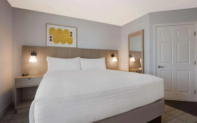 Sonesta Simply Suites Irvine East Foothill