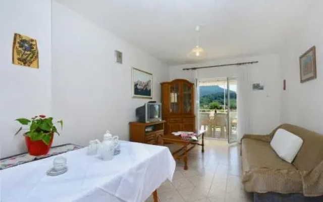 2-Bedroom Apartment With Seaview 3558-2
